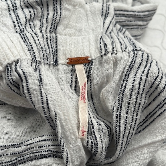 Free People Semi Sweet paper bag waist pants in Ivory Combo white navy - Picture 4 of 8